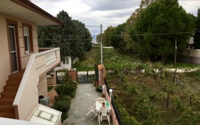 Cozy ground floor apartment with garden